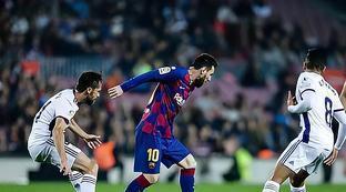 62岁穆帅1句话惹争议，对手官方控诉：反人道！将告上FIFA.